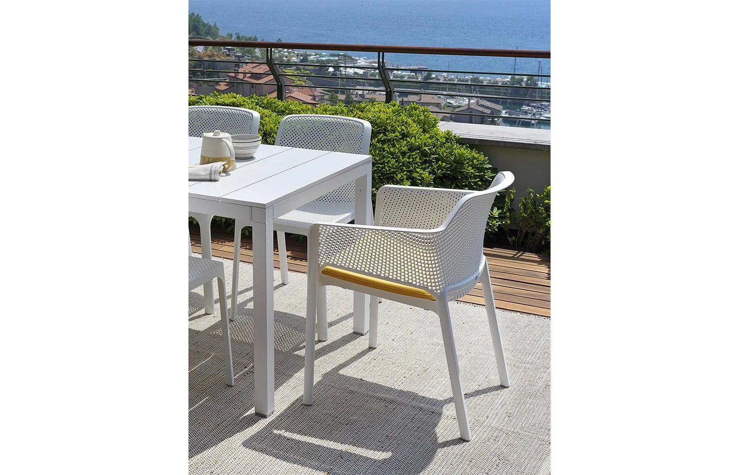 stolica Net jastuk senape bianco na terasi